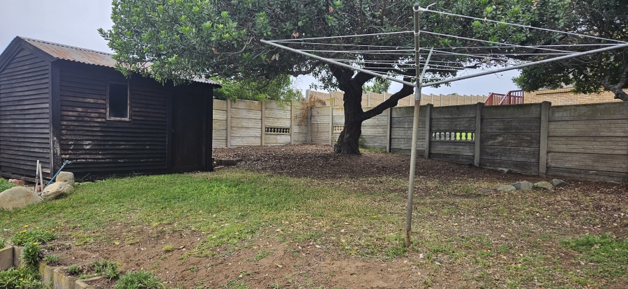 2 Bedroom Property for Sale in Stilbaai Wes Western Cape